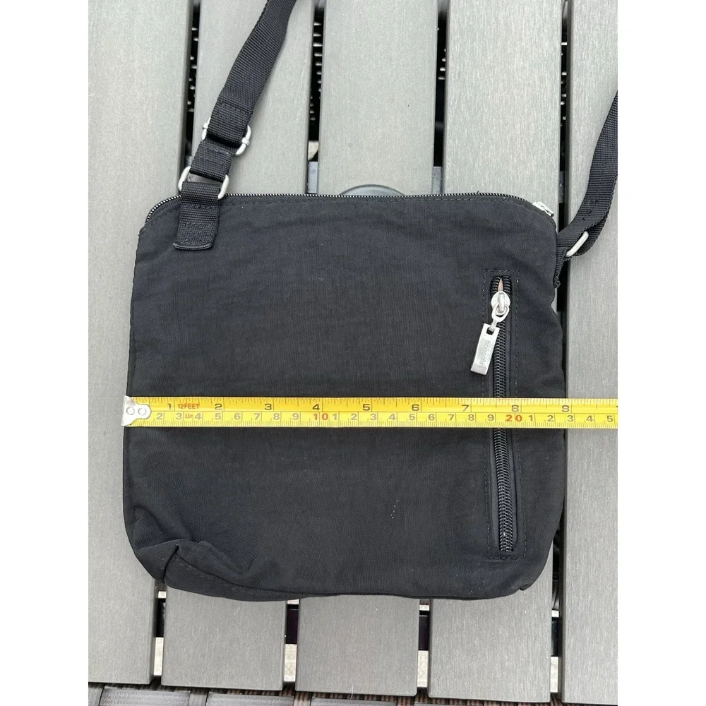 Baggallini Crossbody Bag‎ Nylon Black Travel Purse Zipper Adjustable Small